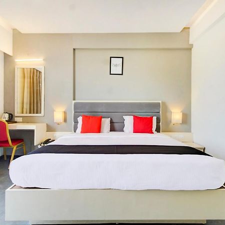Capital O 77219 Hotel Dwarwata ダールワード エクステリア 写真